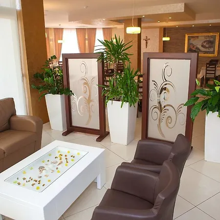Hotel Jana 4*