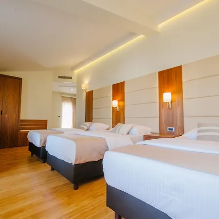 Hotel Jana 4*